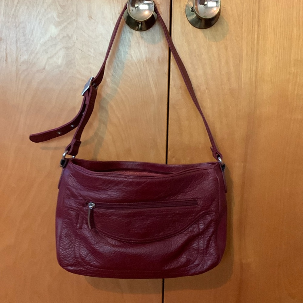 Stone and Co burgundy leather shoulder purse lot of pockets EUC!